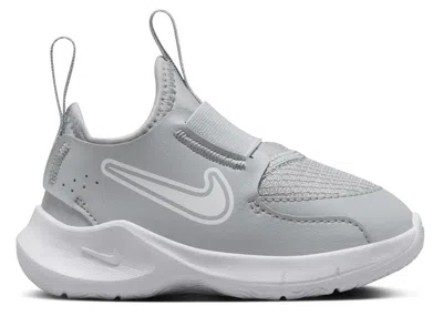 Pre-owned Nike Flex Runner 3 Sneakers In Wolf Grey/white