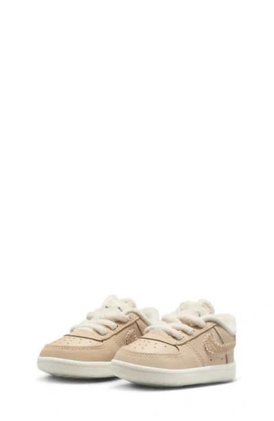 Nike Force 1 Se Crib Shoe In Sand Drift/pale Ivory/sail