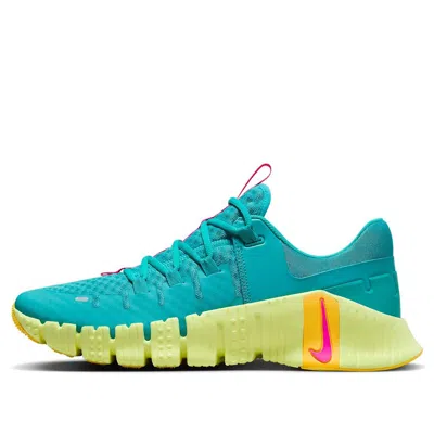 NIKE NIKE FREE METCON 5 'DUSTY CACTUS FIERCE PINK'