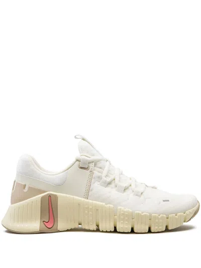 Nike Free Metcon 5 "sail/sanddrift" Sneakers In White