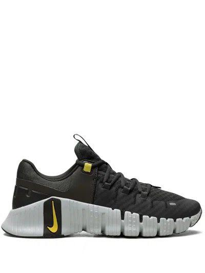 Nike Free Metcon 5 "sequoia" Sneakers In Black