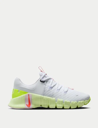 Nike Free Metcon 5 Shoes In White