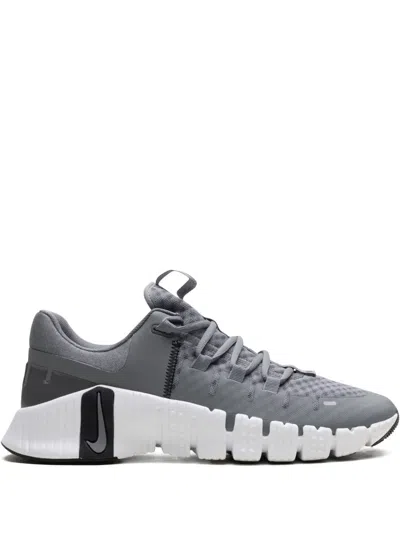 Nike Free Metcon 5 "smoke Grey" Sneakers In Grau