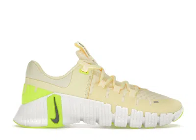 Pre-owned Nike Free Metcon 5 (women's) Sneakers In Citron Tint/volt/summit White In Multi
