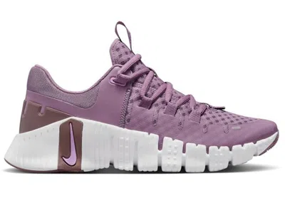Pre-owned Nike Free Metcon 5 (women's) Sneakers In Violet Dust/plum Eclipse/rush Fuchsia
