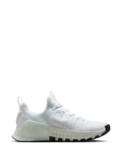 Nike Free Metcon 6 Sneakers In White