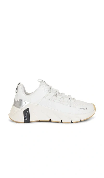 Nike Free Metcon 7 Sneaker In White