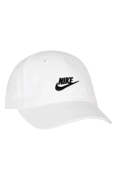 Nike Futura Baby (12-24m) Curved Brim Cap In White
