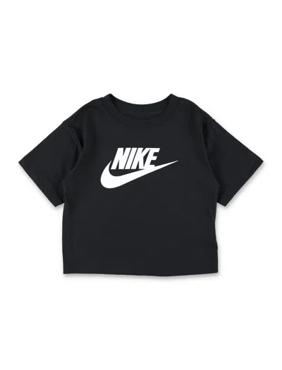 Nike Girls Graphic T-shirt In Black