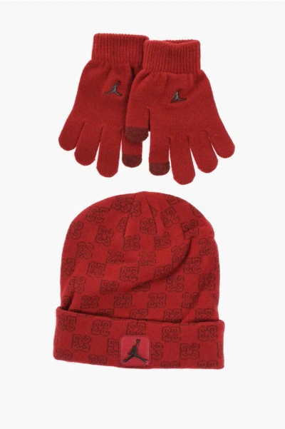Nike Gloves And Beanie Set With All-over Logo In Red