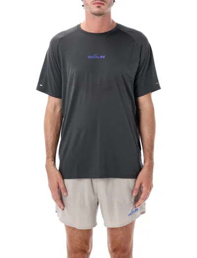 Nike Graphic Short Sleeve Running T-shirt In Gray