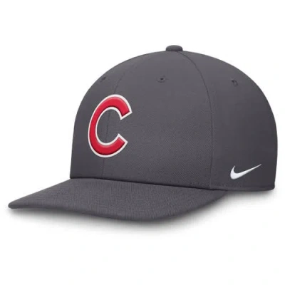Nike Gray Chicago Cubs Pro Performance Snapback Hat