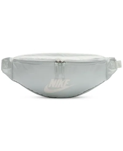 Nike Heritage Waistpack 3l In Light Silver,light Silver,phantom