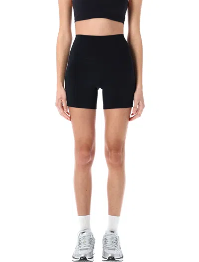 Nike High Waisted Biker Shorts In Schwarz