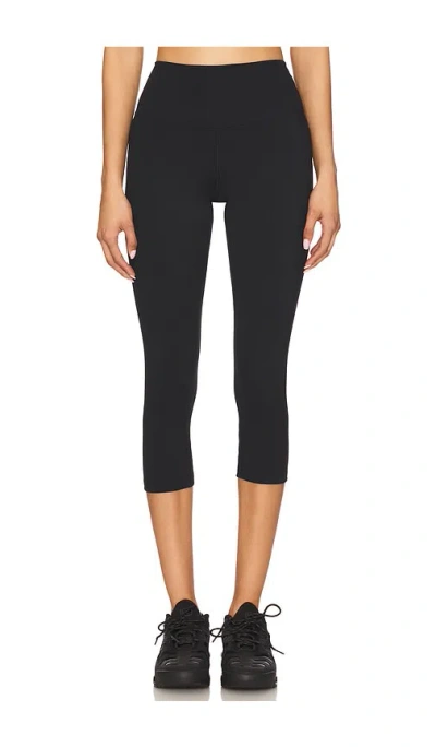 Nike High Waisted Crop Leggings In Black