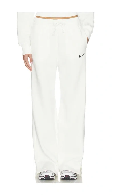 Nike High Waisted Pant In Multi