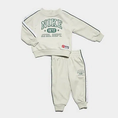 NIKE INFANT ATHLETIC DEPT. 1972 PE CREWNECK SWEATSHIRT AND JOGGER PANTS SET
