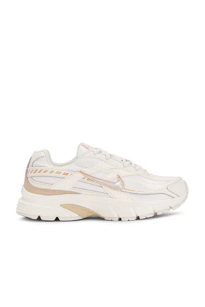 Nike Initiator Sneaker In White