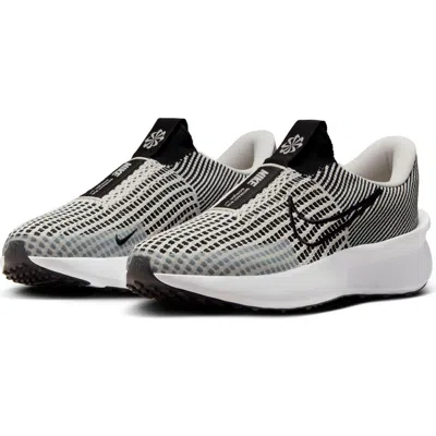 Nike Interact Run Easyon Running Sneaker In Light Bone/black/white