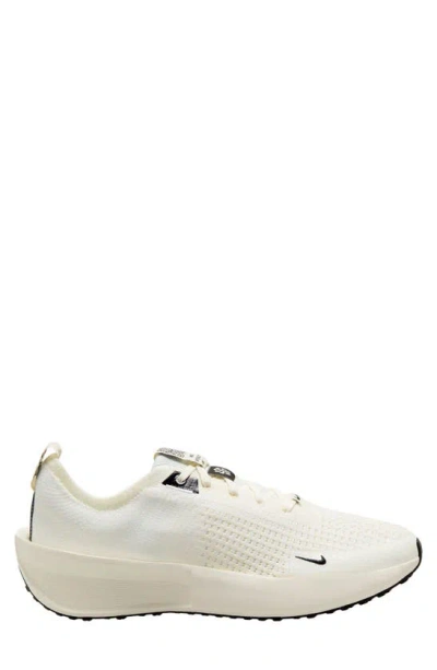 Nike Interact Run Running Shoe In White/black