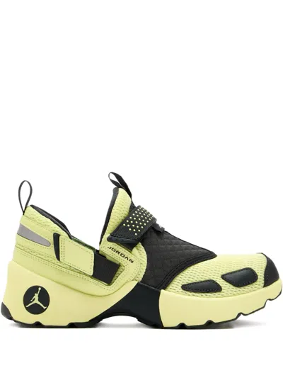 Nike Jordan Trunner Low-top Sneakers In Green