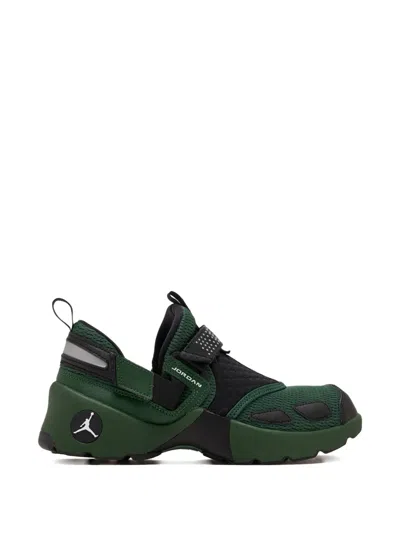 Nike Jordan Trunner Lx Sneakers In Green