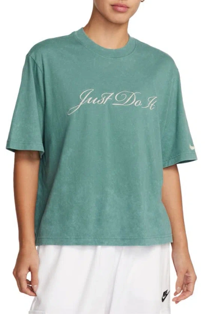 NIKE JUST DO IT BOXY EMBROIDERED T-SHIRT