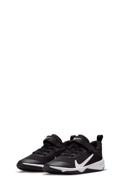 Nike Kids' Omni Multi-court Sneaker In Black/white