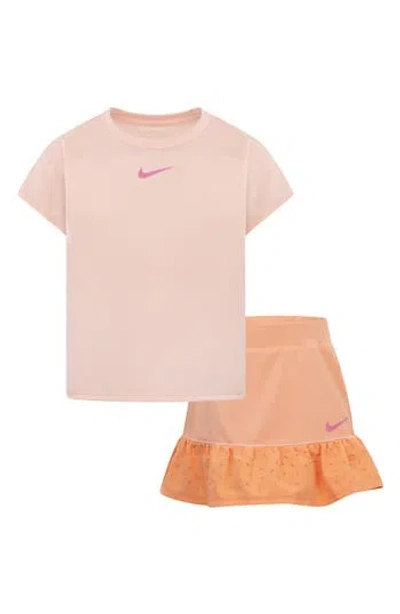 NIKE NIKE KIDS' SUNNY SWOOSH GRAPHIC T-SHIRT & SCOOTER SKORT SET