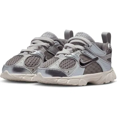 Nike Kids' V5 Rnr Sneaker In Gray