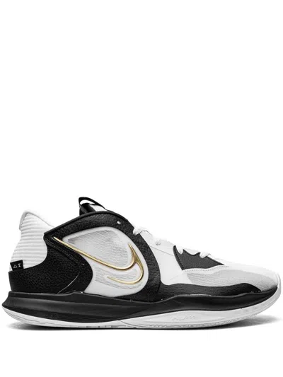 Nike Kyrie Low 5 Sneakers In Weiss