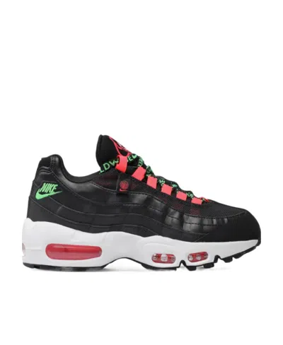 NIKE LACE UP SNEAKERS