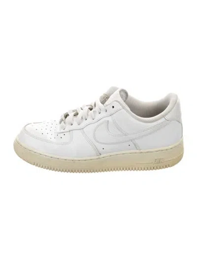 Pre-owned Nike Leather Athletic Sneakers In White