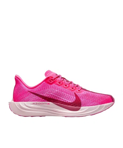 Nike Lightweight Sports Shoes In Pink