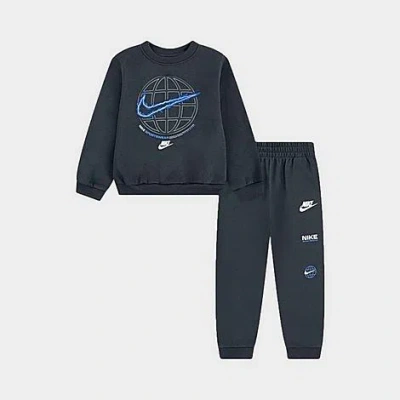 Nike Little Kids Globe Crewneck Sweatshirt And Jogger Pants Set In Blue