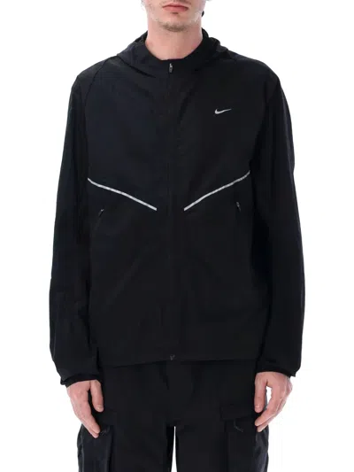 Nike Div Windrunner Hooded Jacket In Black