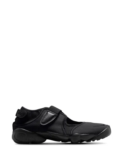 Nike Logo-detail Sneakers In Black
