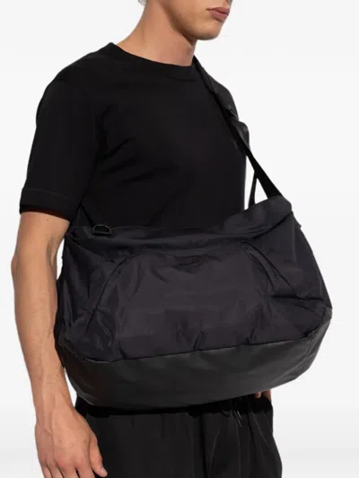 Nike Logo-embroidered Shoulder Bag In Black