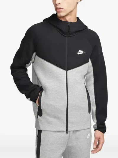 Nike Long-sleeves Panelled Hoodie In Gray