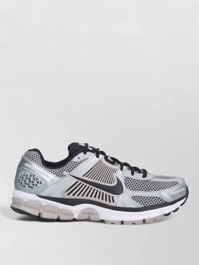 Nike Low Top Sneakers Breathable Mesh Upper Outsole In Gold