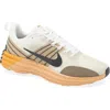 Nike Lunar Roam Sneaker