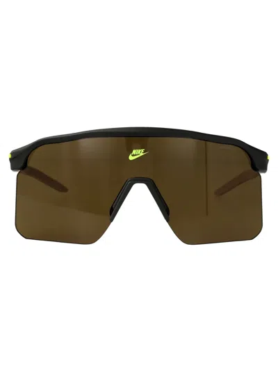 Nike Expedition Shield E N Iu4700x 355 In Indeterminate