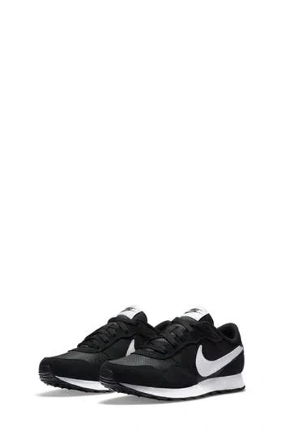 Nike Md Valiant Sneaker In Black/white