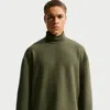 Nike Men's 24.7 Impossiblysoft Dri-fit Turtleneck In Green
