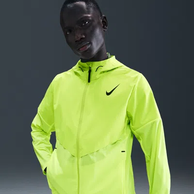 Nike Men's Aeroswift Storm-fit Aerogami Running Jacket In Green