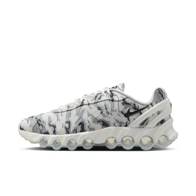 Nike Men's Air Max Dn8 Premium Shoes In White