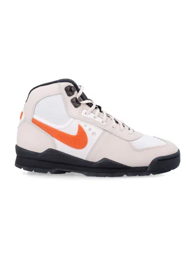Nike Baltoro High-top Sneakers In Gold