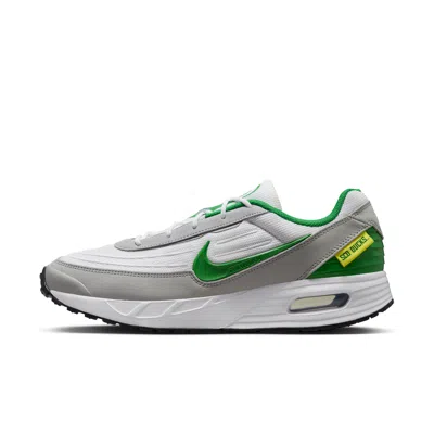 Nike Men's College Air Max Verse (oregon) Shoes In White
