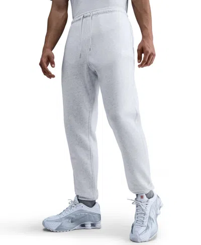 Nike Men's Cuffed Brushed Fleece Logo Sweatpants In Gray