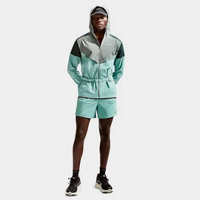 Nike Men's Dri-fit Stride 2-in-1 5" Running Shorts In Green